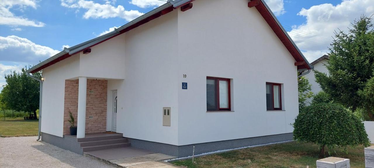 Kuca Za Odmor Domus Alba Villa Branjin Vrh Exterior foto