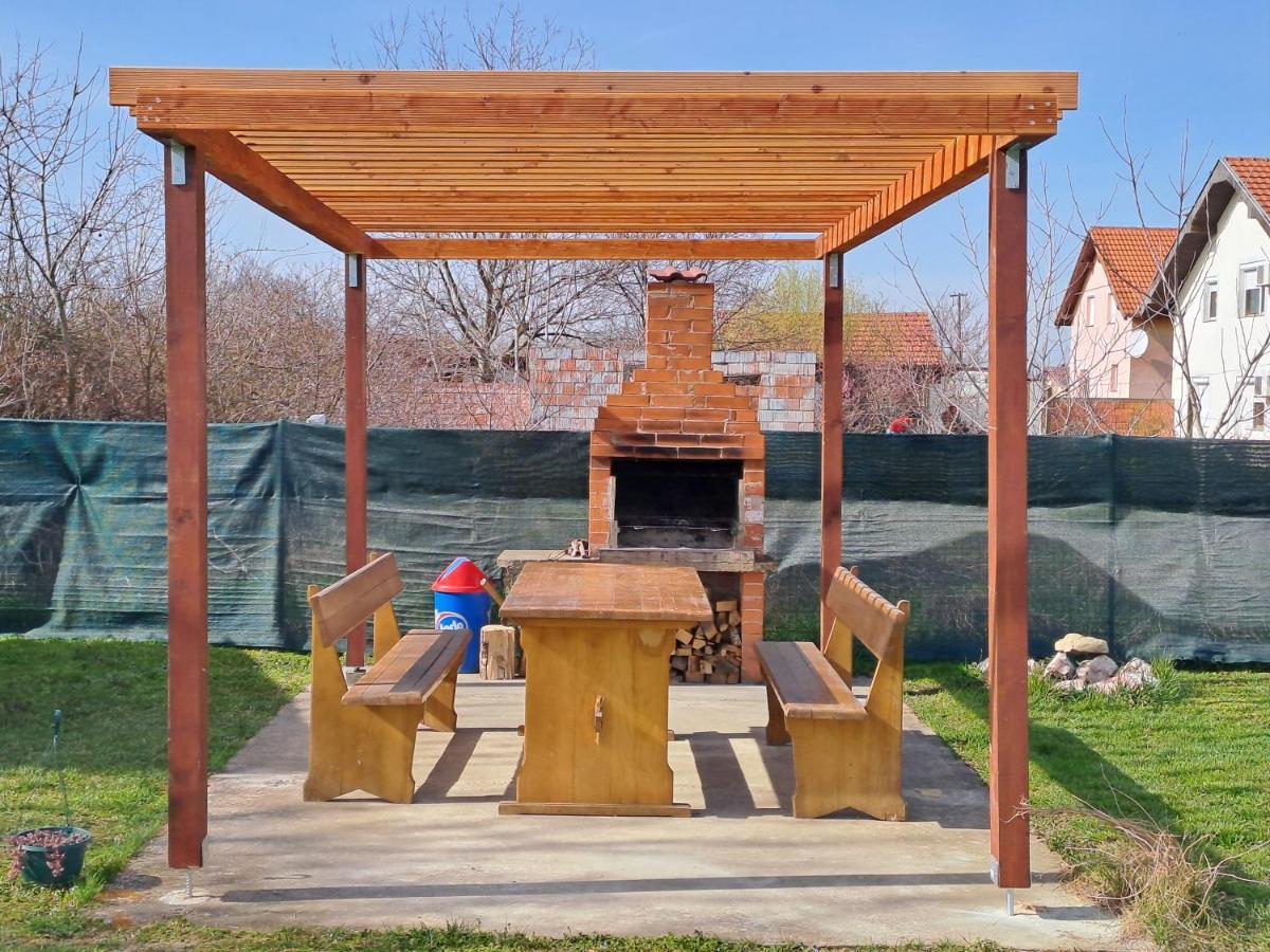 Kuca Za Odmor Domus Alba Villa Branjin Vrh Exterior foto